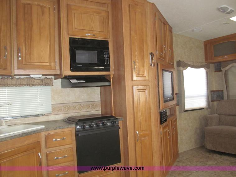 image for item B5280 2010 Jayco Eagle 30.5RLS Superlite camper