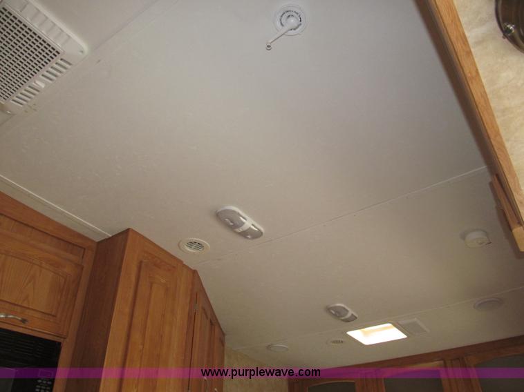 image for item B5280 2010 Jayco Eagle 30.5RLS Superlite camper