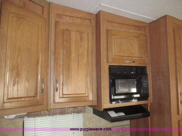 image for item B5280 2010 Jayco Eagle 30.5RLS Superlite camper