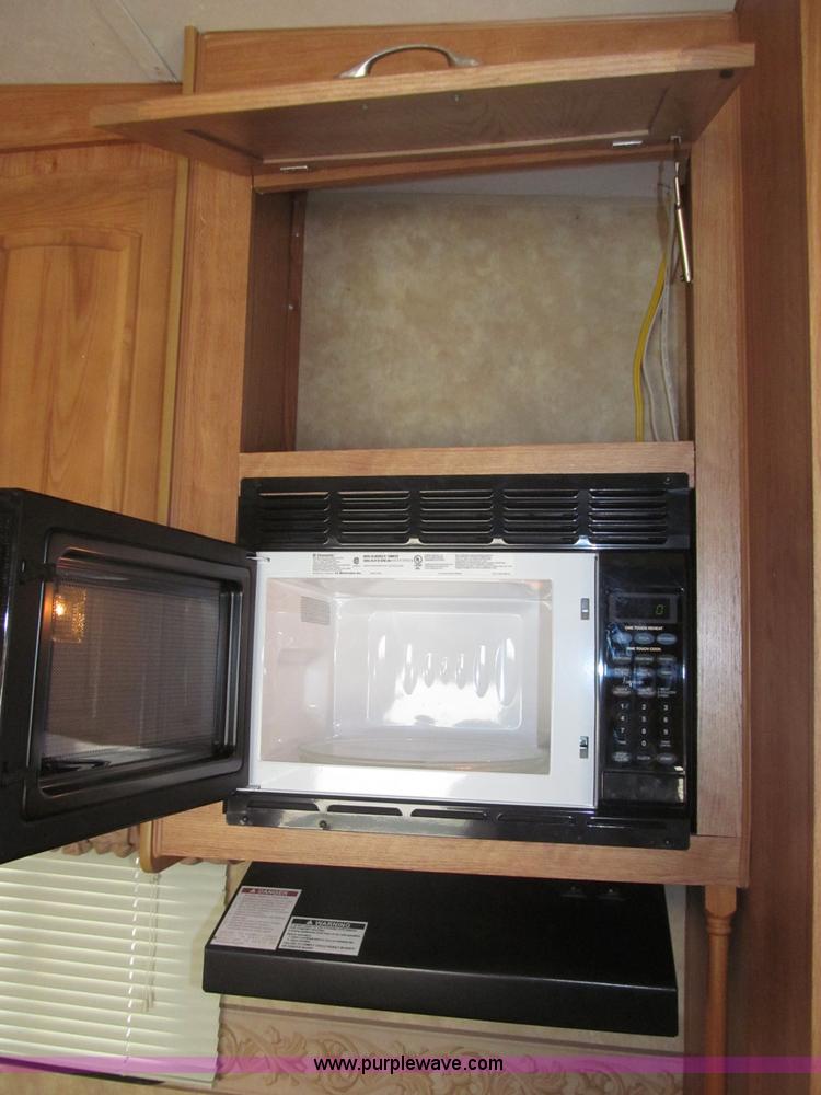 image for item B5280 2010 Jayco Eagle 30.5RLS Superlite camper