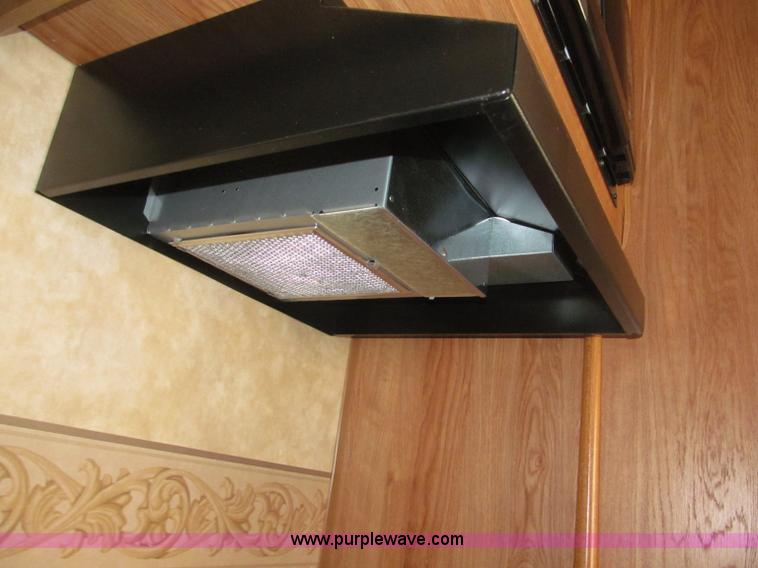 image for item B5280 2010 Jayco Eagle 30.5RLS Superlite camper