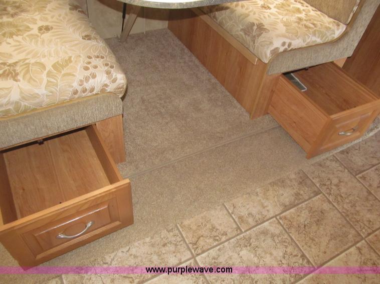 image for item B5280 2010 Jayco Eagle 30.5RLS Superlite camper