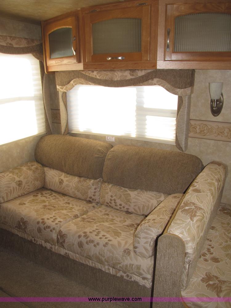 image for item B5280 2010 Jayco Eagle 30.5RLS Superlite camper