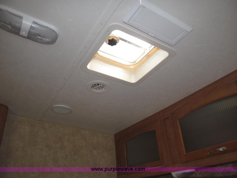 image for item B5280 2010 Jayco Eagle 30.5RLS Superlite camper