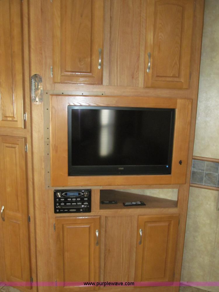 image for item B5280 2010 Jayco Eagle 30.5RLS Superlite camper