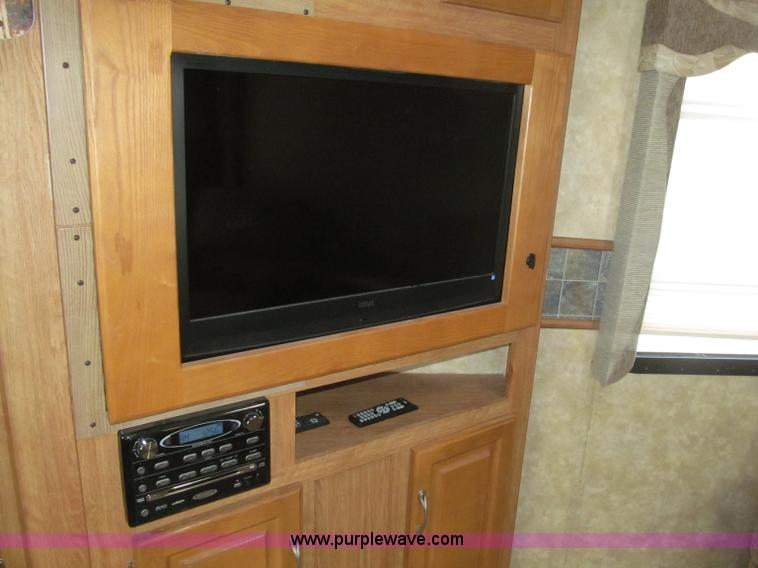 image for item B5280 2010 Jayco Eagle 30.5RLS Superlite camper