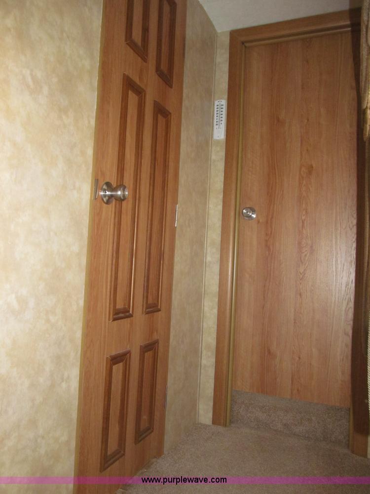 image for item B5280 2010 Jayco Eagle 30.5RLS Superlite camper