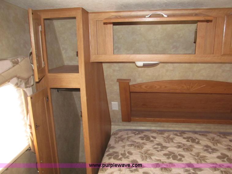 image for item B5280 2010 Jayco Eagle 30.5RLS Superlite camper