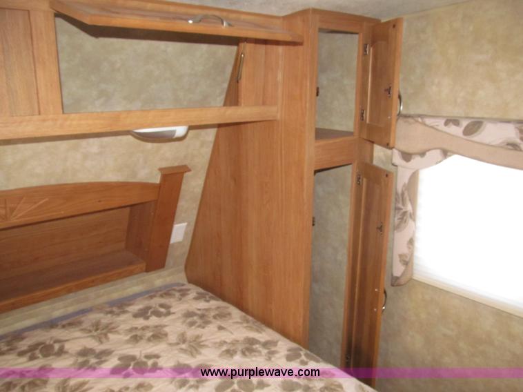 image for item B5280 2010 Jayco Eagle 30.5RLS Superlite camper