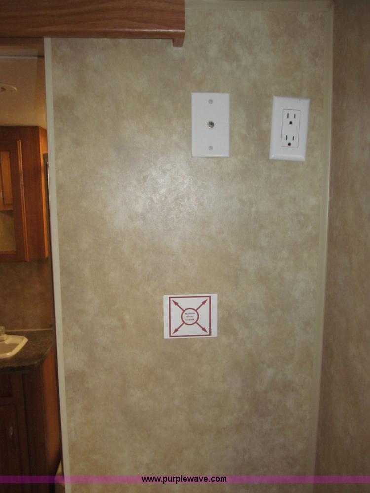 image for item B5280 2010 Jayco Eagle 30.5RLS Superlite camper