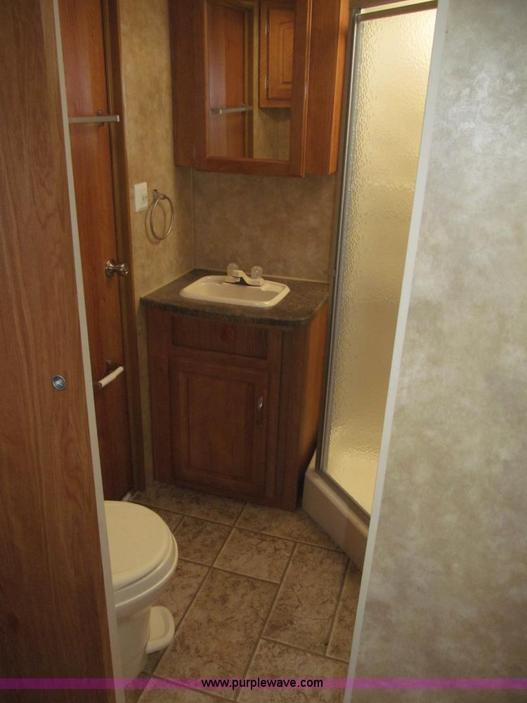 image for item B5280 2010 Jayco Eagle 30.5RLS Superlite camper