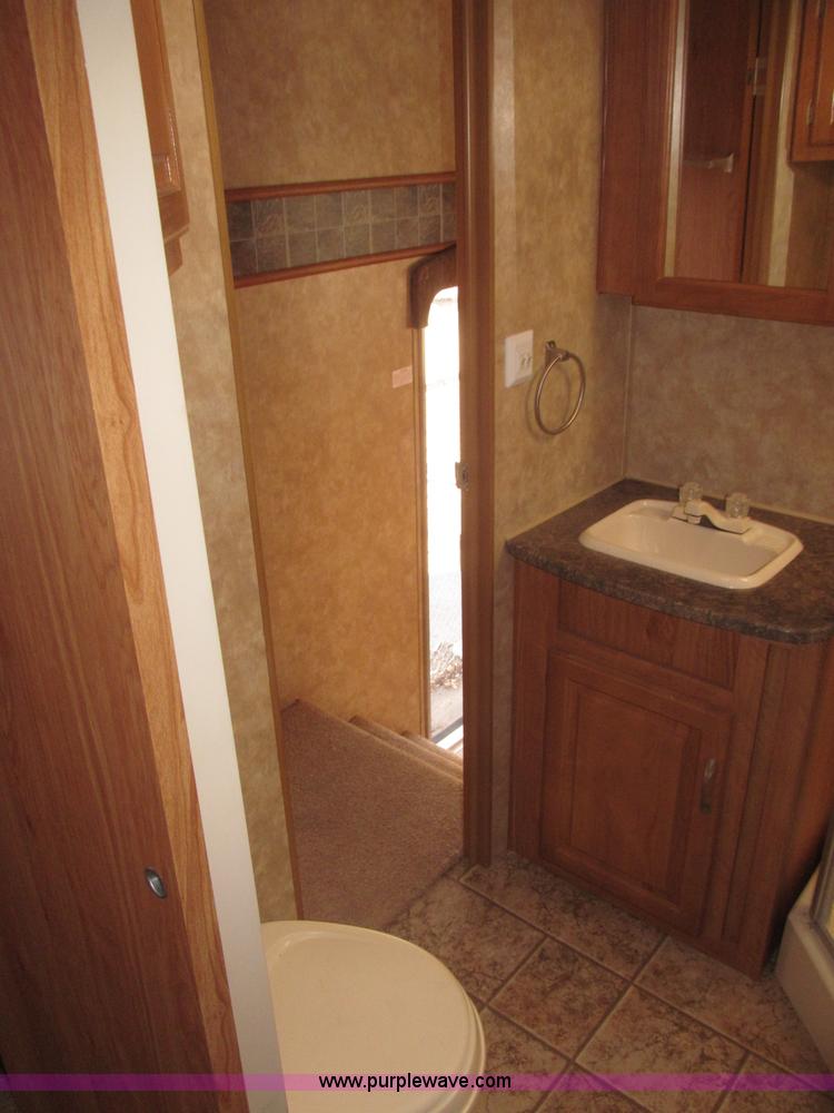 image for item B5280 2010 Jayco Eagle 30.5RLS Superlite camper