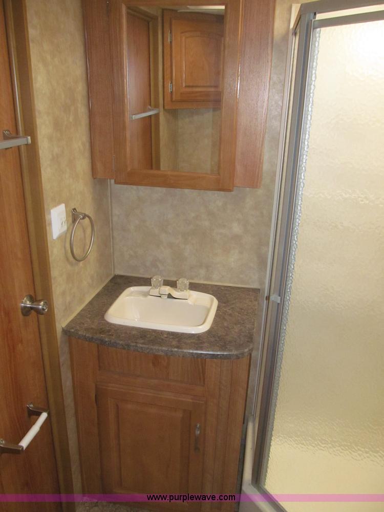 image for item B5280 2010 Jayco Eagle 30.5RLS Superlite camper