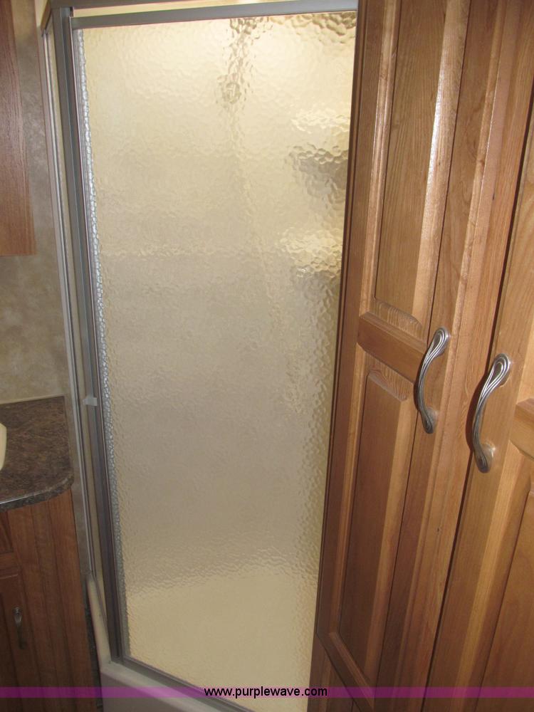 image for item B5280 2010 Jayco Eagle 30.5RLS Superlite camper