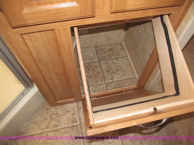 image for item B5280 2010 Jayco Eagle 30.5RLS Superlite camper