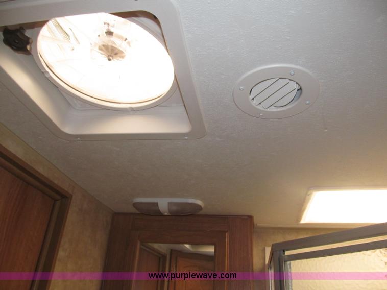 image for item B5280 2010 Jayco Eagle 30.5RLS Superlite camper