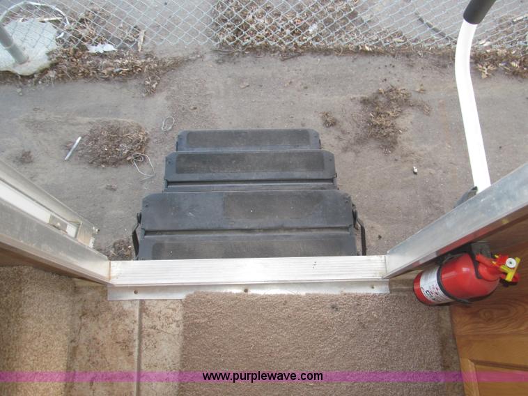 image for item B5280 2010 Jayco Eagle 30.5RLS Superlite camper