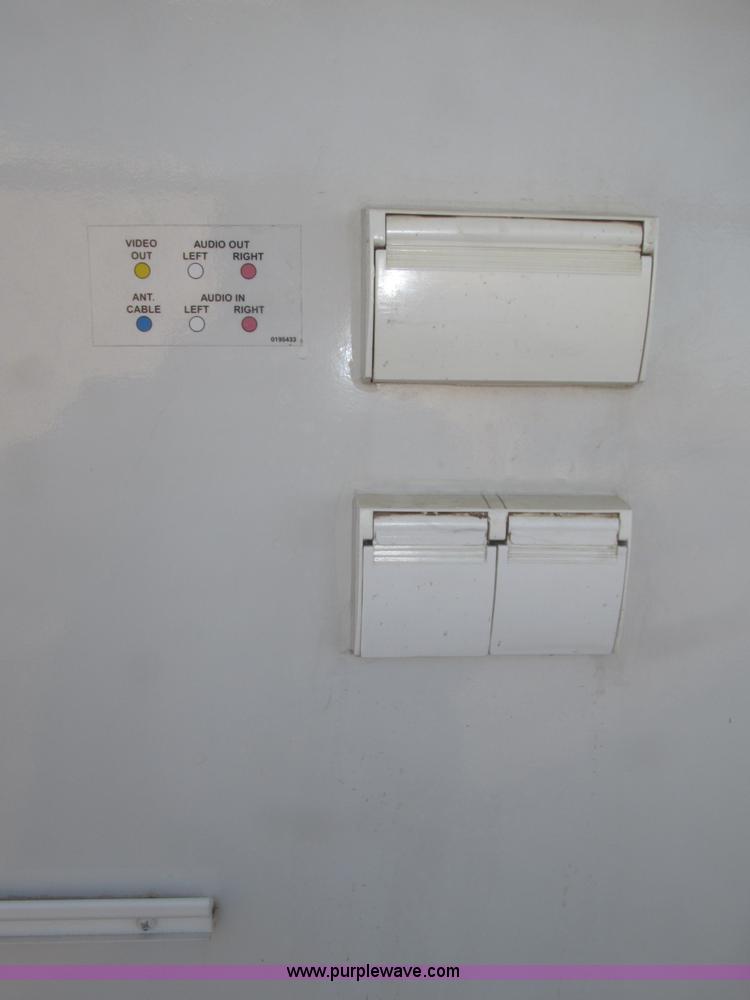 image for item B5280 2010 Jayco Eagle 30.5RLS Superlite camper