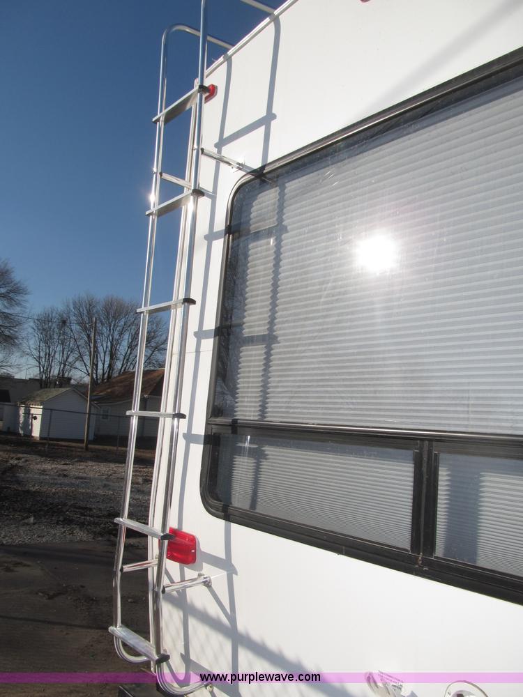 image for item B5280 2010 Jayco Eagle 30.5RLS Superlite camper