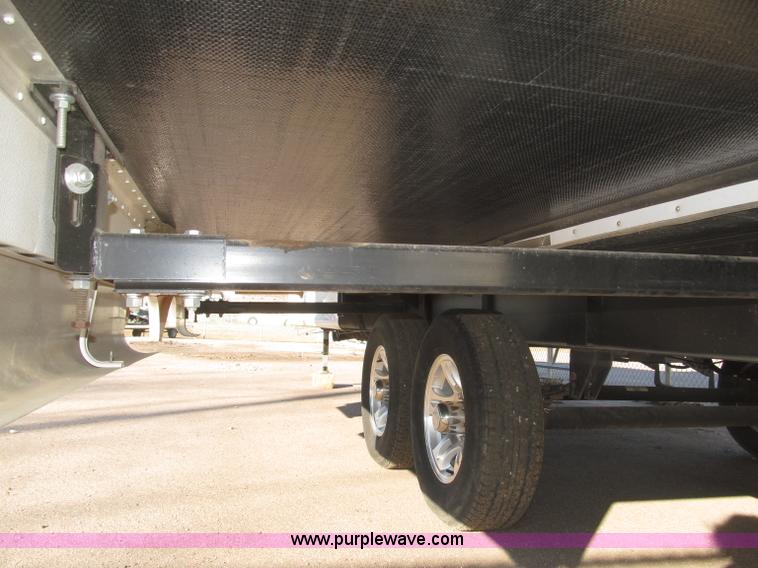 image for item B5280 2010 Jayco Eagle 30.5RLS Superlite camper