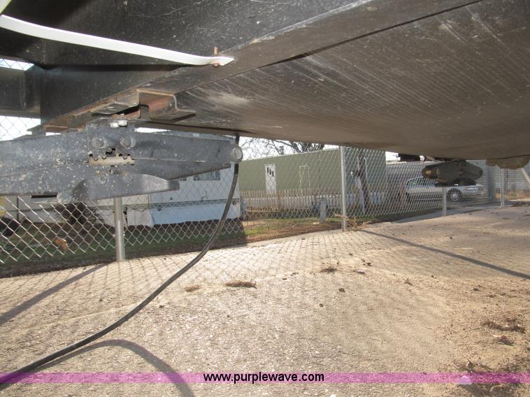 image for item B5280 2010 Jayco Eagle 30.5RLS Superlite camper