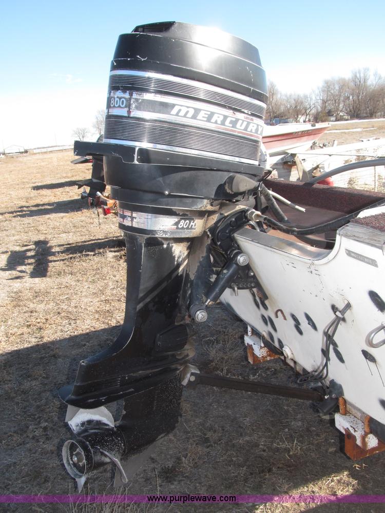 image for item B5330 1981 SmokerCraft 18' speed boat