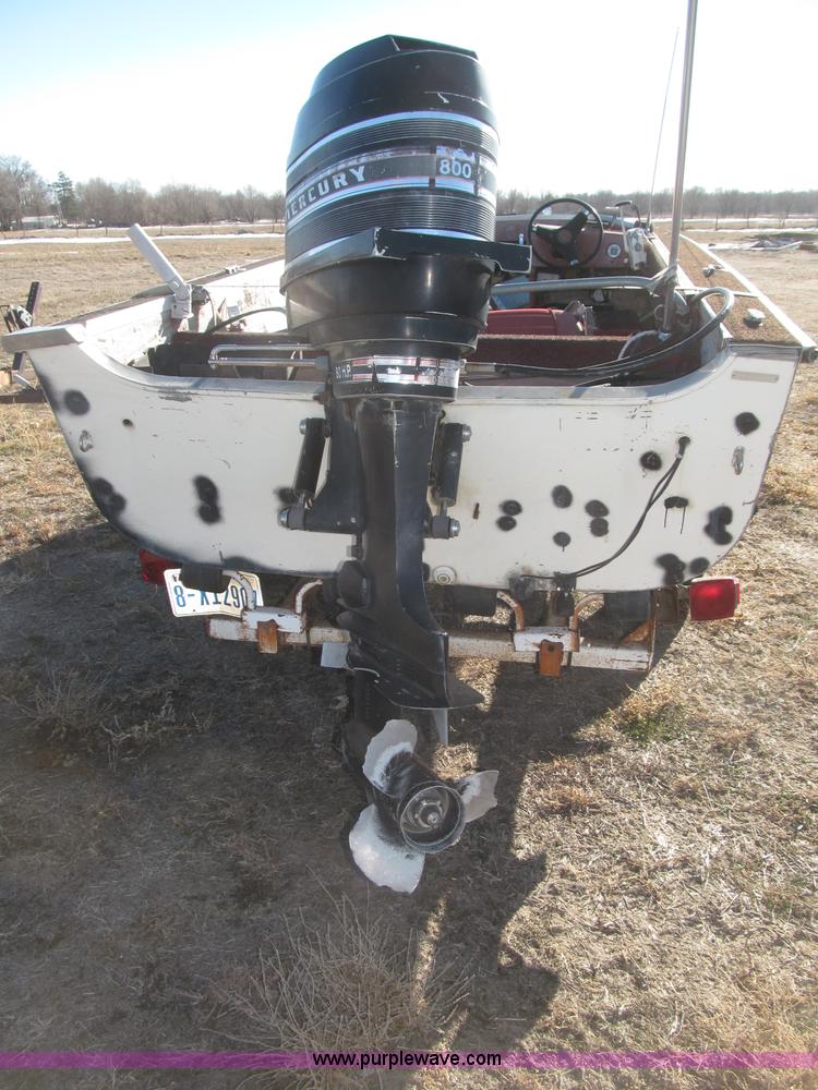 image for item B5330 1981 SmokerCraft 18' speed boat