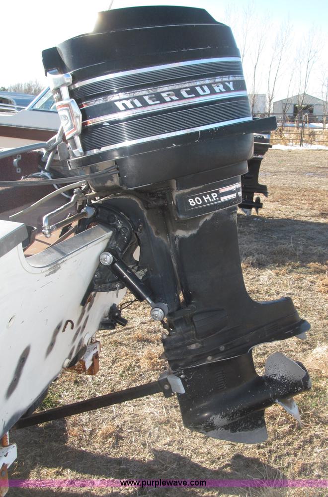 image for item B5330 1981 SmokerCraft 18' speed boat