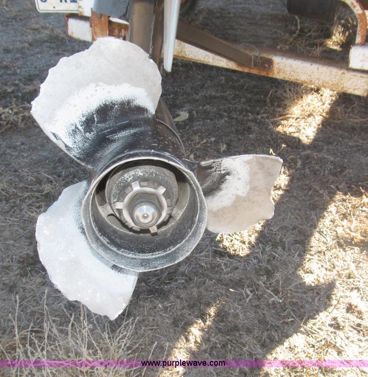 image for item B5330 1981 SmokerCraft 18' speed boat