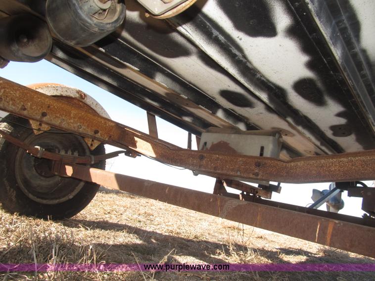 image for item B5330 1981 SmokerCraft 18' speed boat