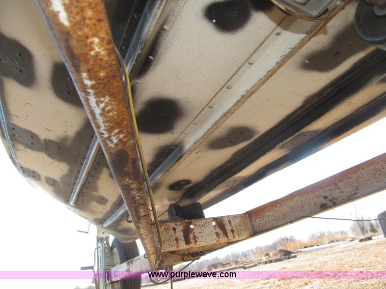 image for item B5330 1981 SmokerCraft 18' speed boat