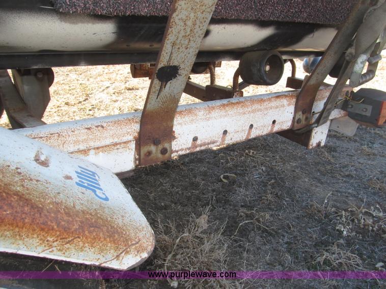 image for item B5330 1981 SmokerCraft 18' speed boat