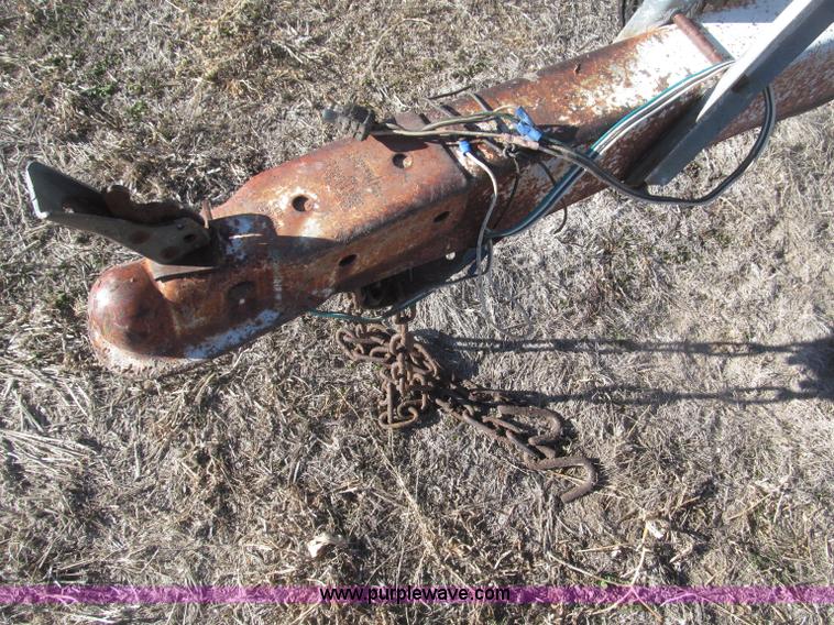 image for item B5330 1981 SmokerCraft 18' speed boat