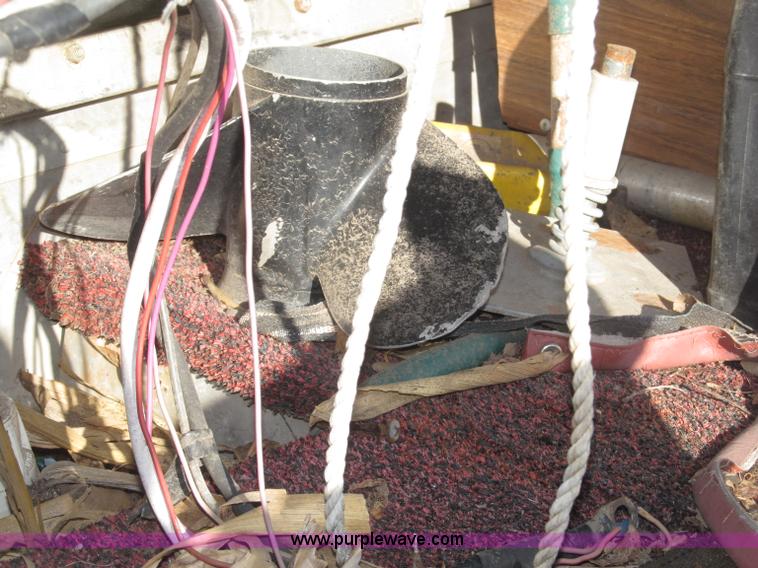 image for item B5330 1981 SmokerCraft 18' speed boat