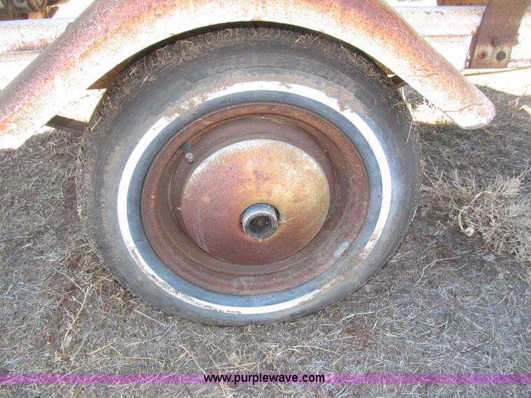 image for item B5330 1981 SmokerCraft 18' speed boat