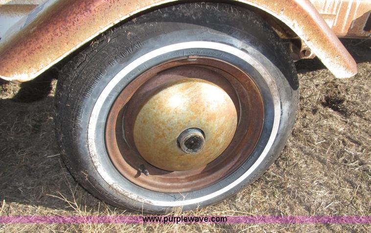 image for item B5330 1981 SmokerCraft 18' speed boat