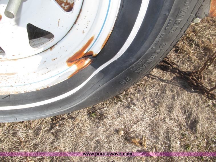 image for item B5330 1981 SmokerCraft 18' speed boat