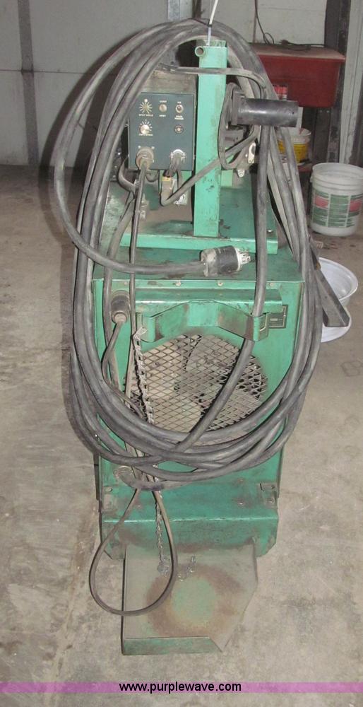image for item B5385 L-Tec VI300 mig 35 wire feed welder