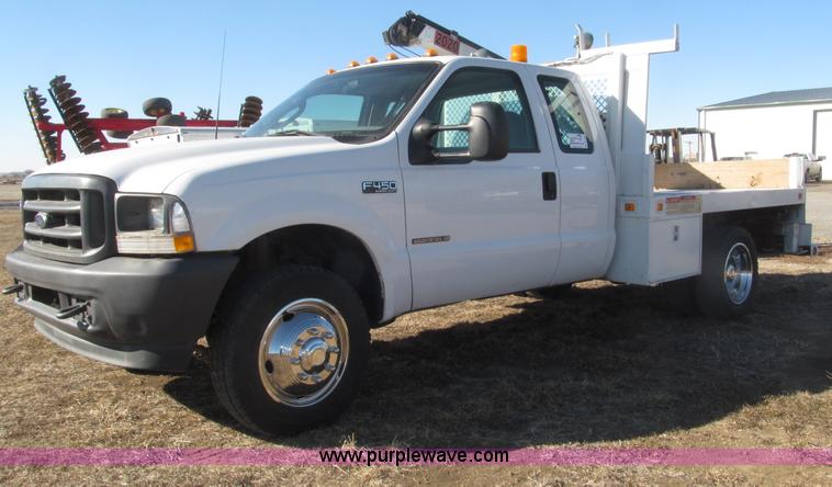 image for item B5396 2003 Ford F450 XL Super Duty SuperCab flatbed truck