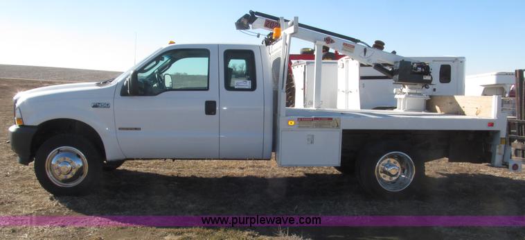 image for item B5396 2003 Ford F450 XL Super Duty SuperCab flatbed truck