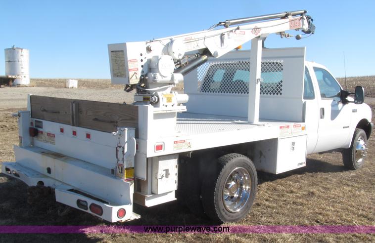 image for item B5396 2003 Ford F450 XL Super Duty SuperCab flatbed truck