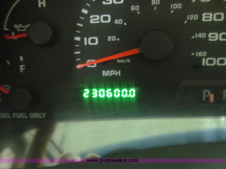 image for item B5396 2003 Ford F450 XL Super Duty SuperCab flatbed truck