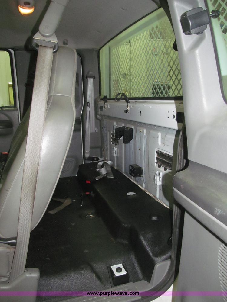 image for item B5396 2003 Ford F450 XL Super Duty SuperCab flatbed truck