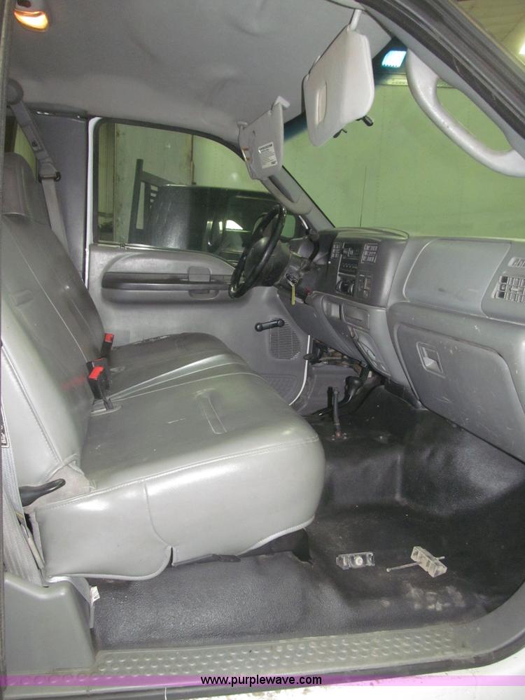 image for item B5396 2003 Ford F450 XL Super Duty SuperCab flatbed truck