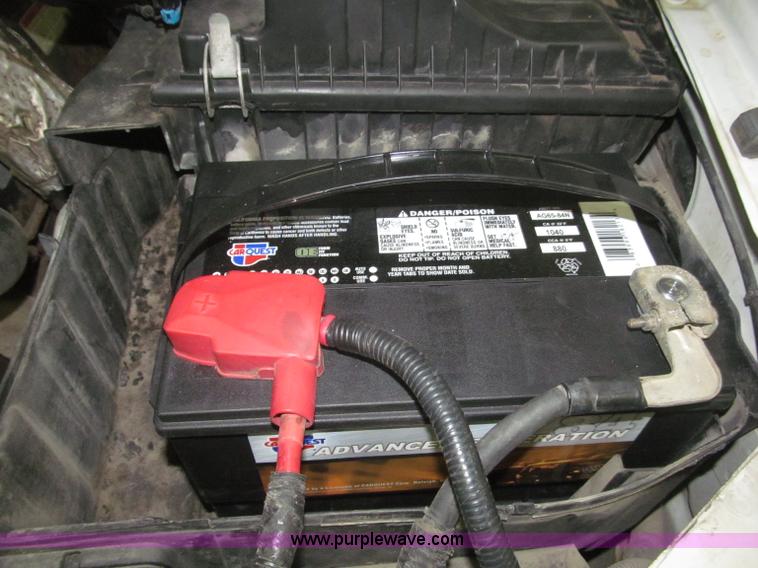 image for item B5396 2003 Ford F450 XL Super Duty SuperCab flatbed truck