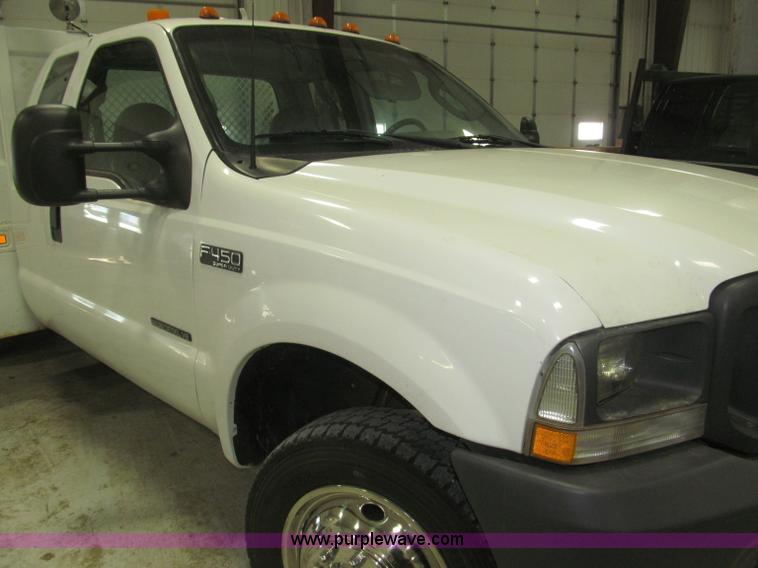 image for item B5396 2003 Ford F450 XL Super Duty SuperCab flatbed truck