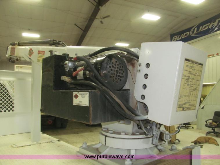 image for item B5396 2003 Ford F450 XL Super Duty SuperCab flatbed truck