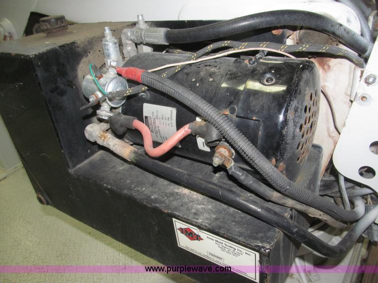 image for item B5396 2003 Ford F450 XL Super Duty SuperCab flatbed truck