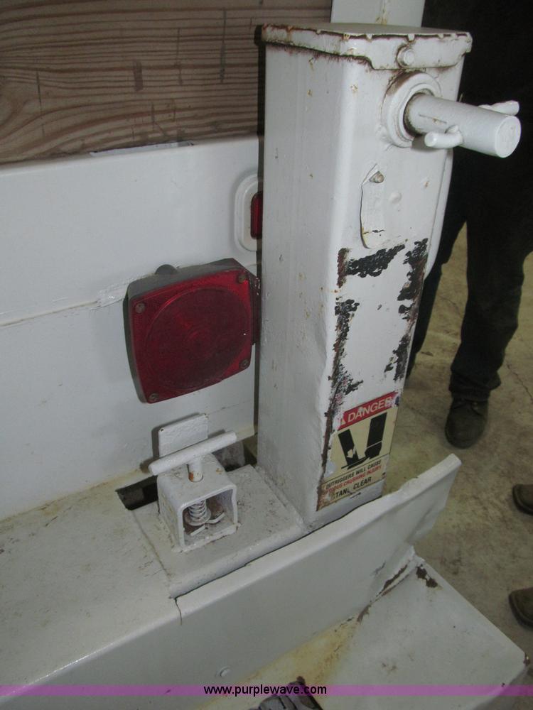 image for item B5396 2003 Ford F450 XL Super Duty SuperCab flatbed truck