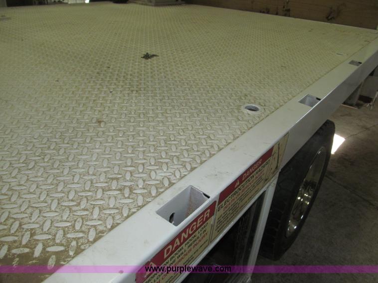 image for item B5396 2003 Ford F450 XL Super Duty SuperCab flatbed truck